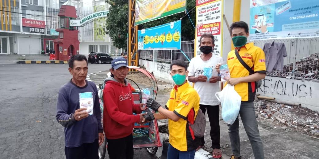 CBR Club Indonesia (CCI) Gresik Bagi-bagi  Ratusan Masker Dan Hand Sanitizer