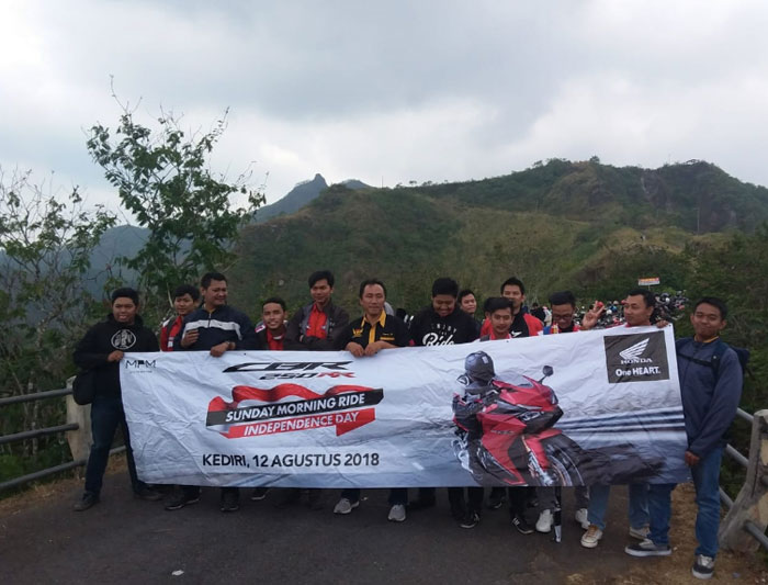 Kediri Honda CBR Owner Indonesia Lakukan Turing Kemerdekaan ke Gunung Kelud