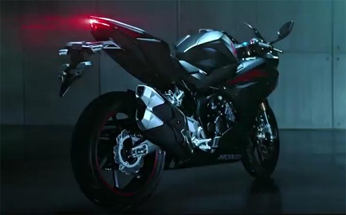 Bentuk Lekuk Bodi All New Honda CBR250RR Dalam Tayangan Video